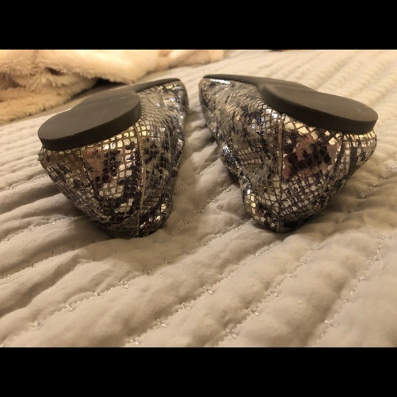 Tory Burch Snakeskin Flat - Picture 4 of 8
